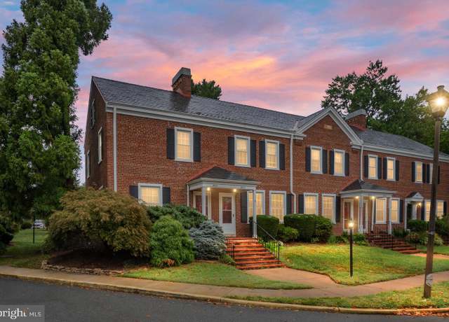 Property at 2925 S Buchanan St #2925, Arlington, VA 22206, 2 beds, 2 baths