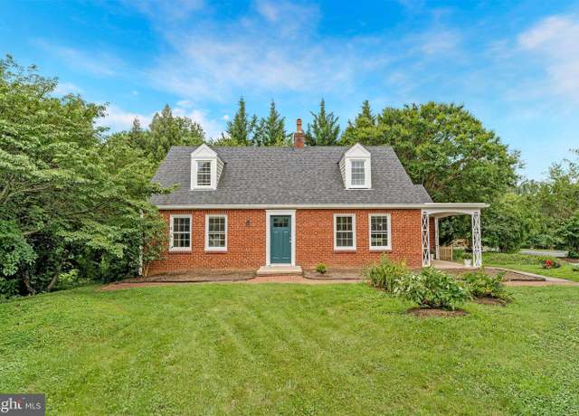 Property at 10603 Oak Pl, Fairfax, VA 22030, 5 beds, 3 baths