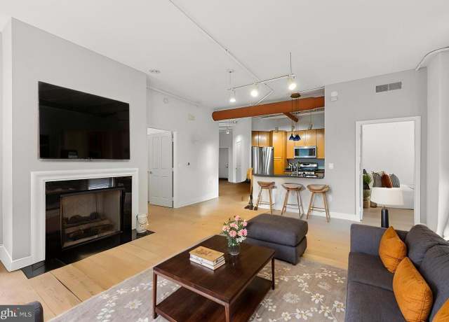 Property at 4490 Market Commons Dr #202, Fairfax, VA 22033, 2 beds, 2 baths