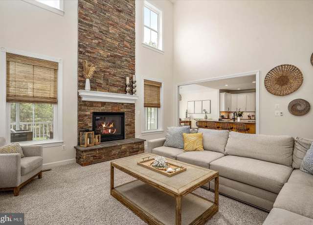 Property at 31471 Forsythia Dr, Selbyville, DE 19975, 5 beds, 4.5 baths
