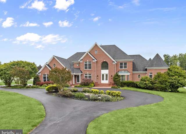 Property at 6419 Homebuilder Dr, Mount Airy, MD 21771, 7 beds, 8 baths