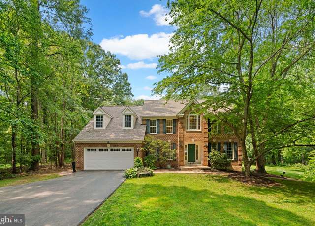 Property at 6445 Stream Valley Way, Gaithersburg, MD 20882, 4 beds, 3 baths