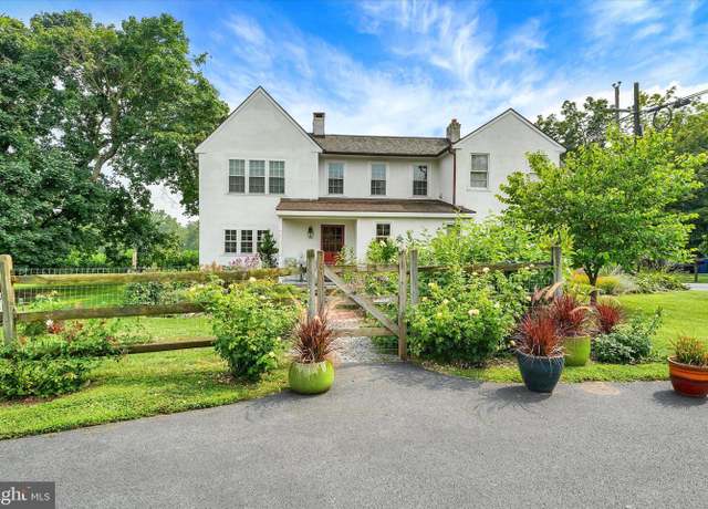 Property at 180 Springdell Rd, Coatesville, PA 19320, 3 beds, 2.5 baths