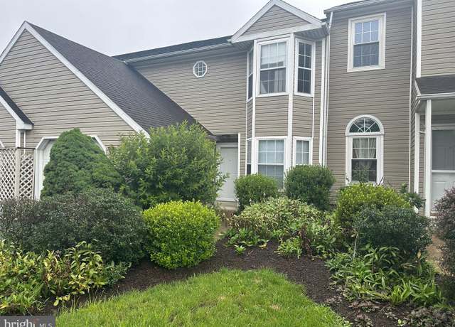 Property at 6286 Spring Knoll Dr, Harrisburg, PA 17111, 3 beds, 2.5 baths