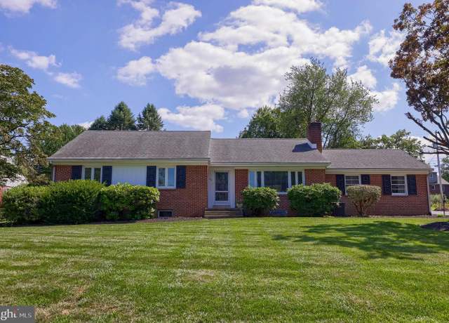 Property at 1951 Sterling Pl, Lancaster, PA 17601, 3 beds, 2 baths