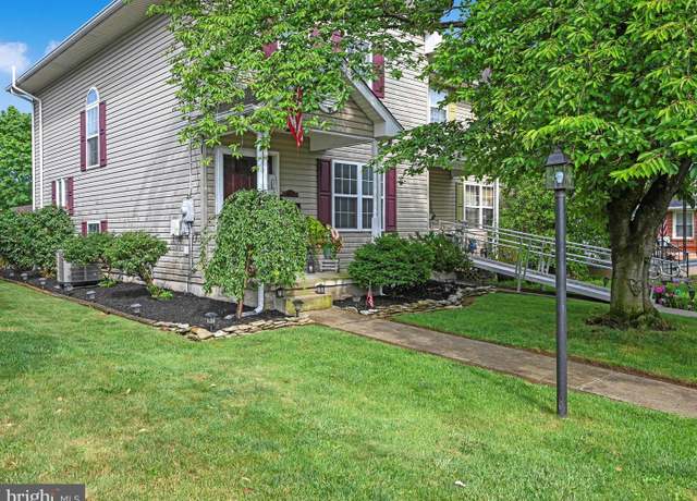Property at 612 N Chestnut St, Palmyra, PA 17078, 3 beds, 2.5 baths