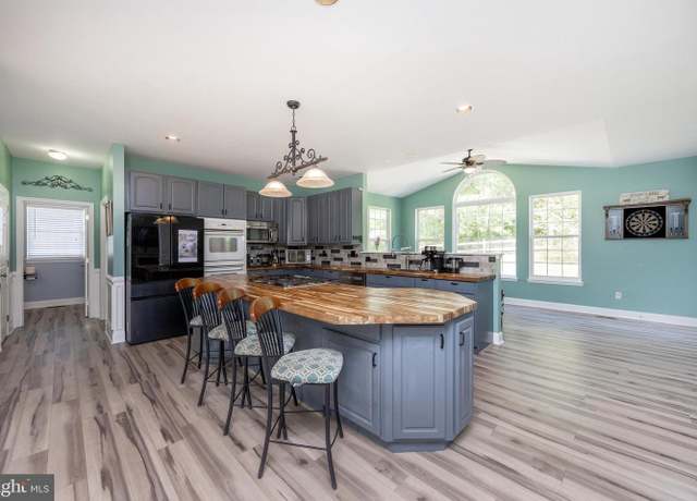 Property at 2200 Summerdale Ln, Limerick, PA 19468, 5 beds, 2.5 baths