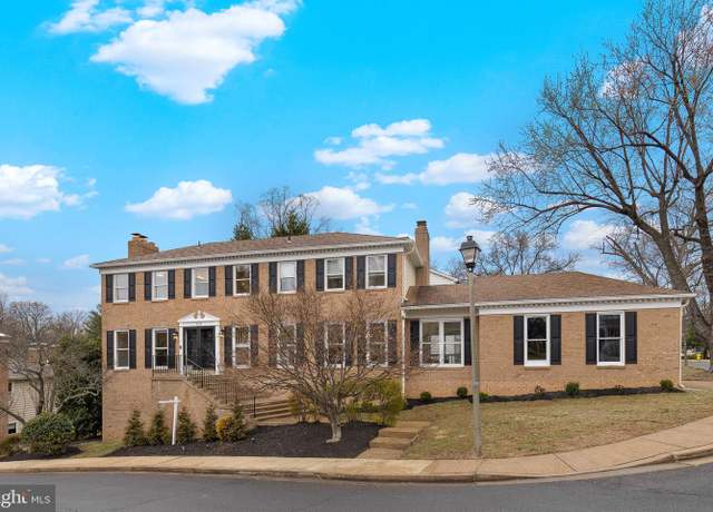Property at 4755 40th St N, Arlington, VA 22207, 5 beds, 4.5 baths