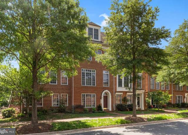 Property at 454 Ferdinand Day Dr, Alexandria, VA 22304, 4 beds, 3.5 baths