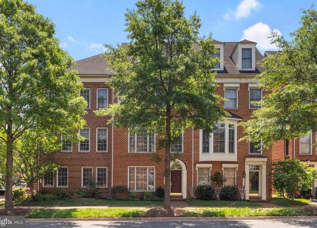 Property at 454 Ferdinand Day Dr, Alexandria, VA 22304, 4 beds, 3.5 baths