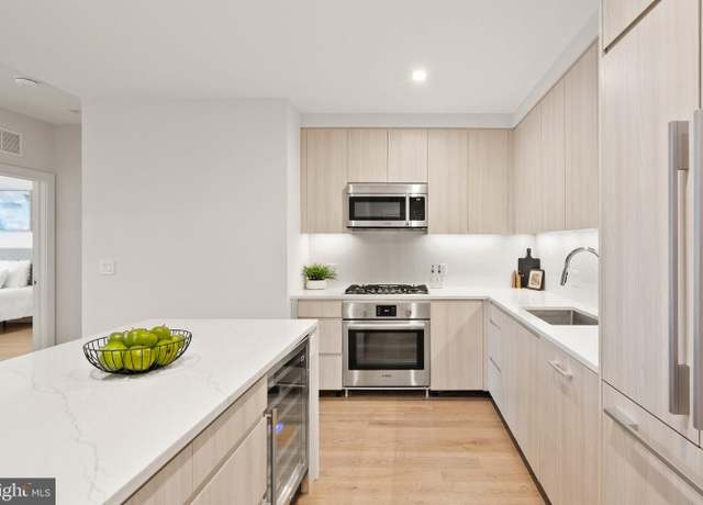 Property at 701 Swann Ave #103, Alexandria, VA 22301, 2 beds, 2 baths