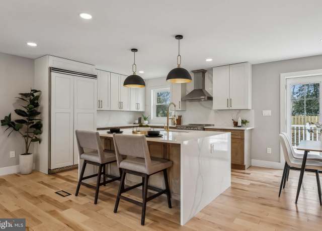 Property at 820 Walker Rd, Great Falls, VA 22066, 5 beds, 4 baths