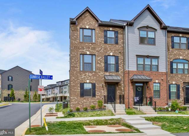 Property at 14030 Sunrise Valley Dr, Herndon, VA 20171, 5 beds, 4.5 baths