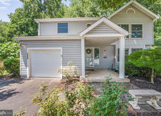 Property at 13766 Cabells Mill Dr, Centreville, VA 20120, 4 beds, 3.5 baths