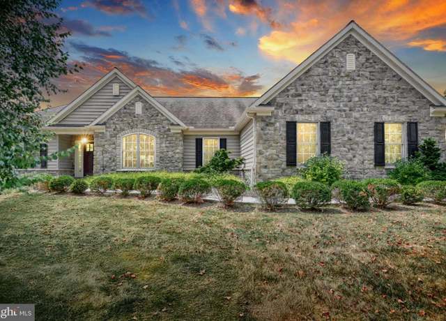 Property at 300 Empire Cir, Mechanicsburg, PA 17055, 3 beds, 3.5 baths