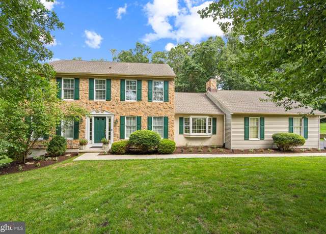 Property at 456 Creekside Dr, Downingtown, PA 19335, 4 beds, 2.5 baths