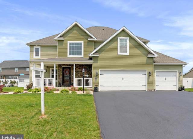 Property at 9295 Lindale Ave, Greencastle, PA 17225, 4 beds, 3 baths