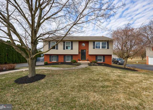 Property at 1041 Glenview Dr, Denver, PA 17517, 3 beds, 2 baths