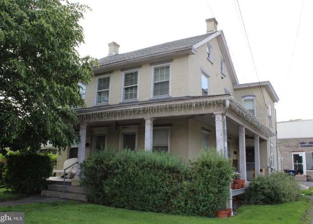 Property at 601 W Main St, New Holland, PA 17557, 5 beds
