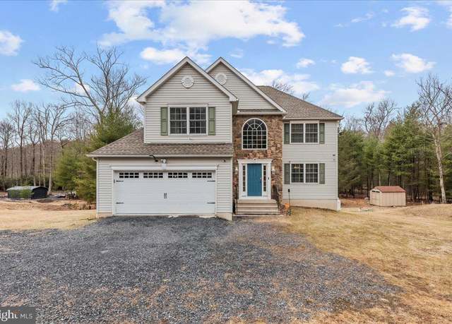 Property at 1081 Delaware Ln, Stroudsburg, PA 18360, 3 beds, 2.5 baths