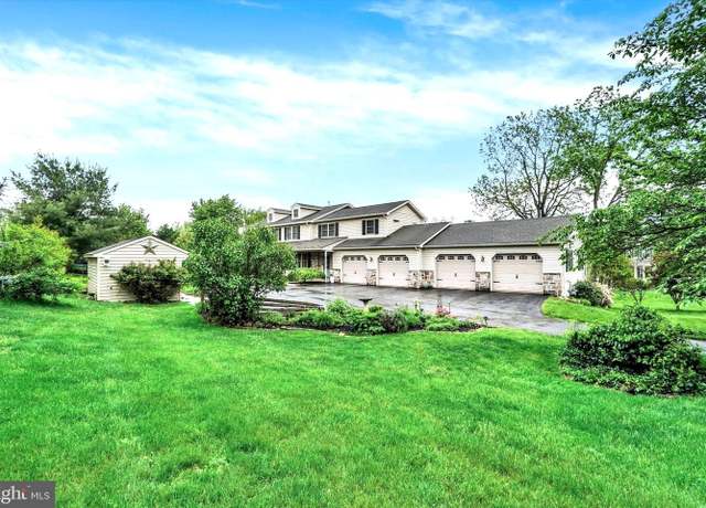 Property at 440 Greenfield St, Manchester, PA 17345, 4 beds, 3.5 baths