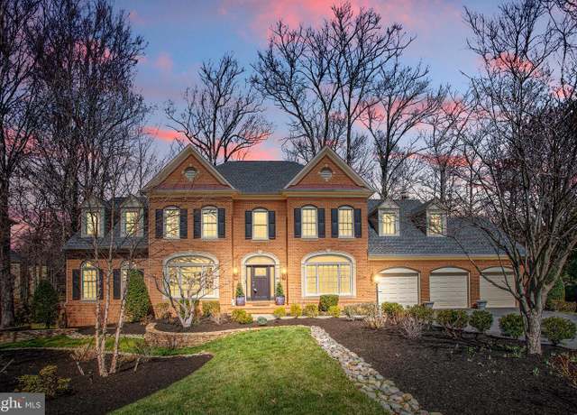 Property at 1139 Round Pebble Ln, Reston, VA 20194, 5 beds, 4.5 baths