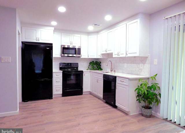 Property at 2241 Cartwright Pl, Reston, VA 20191, 3 beds, 1.5 baths