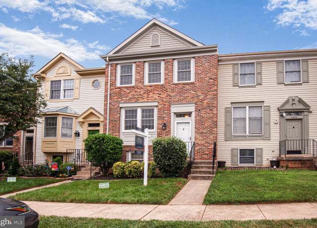Property at 21806 Leatherleaf Cir, Sterling, VA 20164, 2 beds, 3 baths