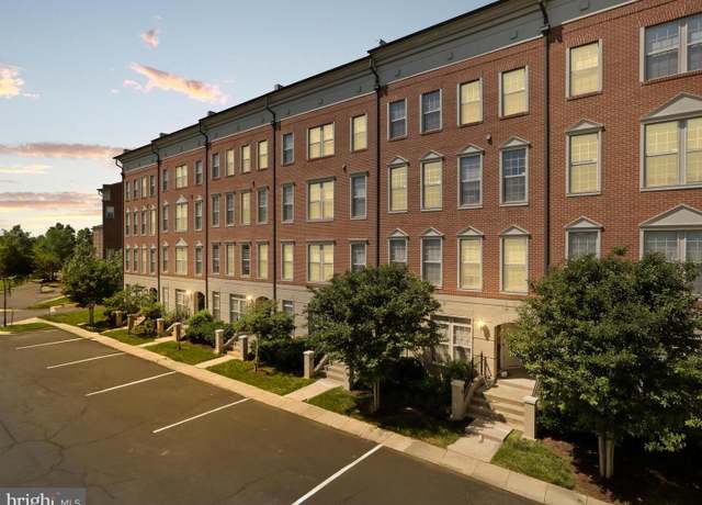 Property at 7770 Cedar Branch Dr, Gainesville, VA 20155, 3 beds, 2.5 baths