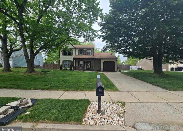Property at 15 Braemar Ave, Blackwood, NJ 08012, 3 beds, 2.5 baths