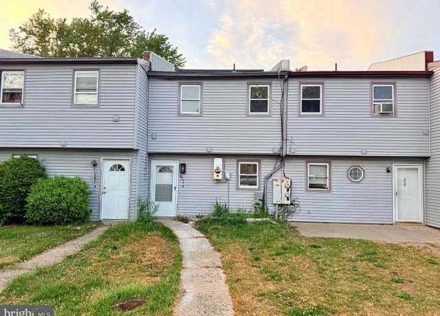 Property at 611 Tara Dr, Sicklerville, NJ 08081, 3 beds, 1.5 baths