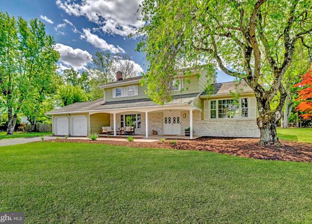 Property at 10 Manor Ridge Dr, Princeton Junction, NJ 08550, 4 beds, 2.5 baths