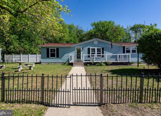 Property at 19 N Miller Ave, Penns Grove, NJ 08069, 3 beds, 2 baths
