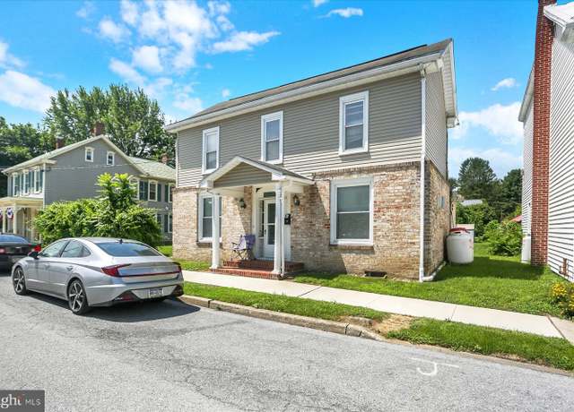 Property at 21 Chestnut St, Mount Holly Springs, PA 17065, 5 beds