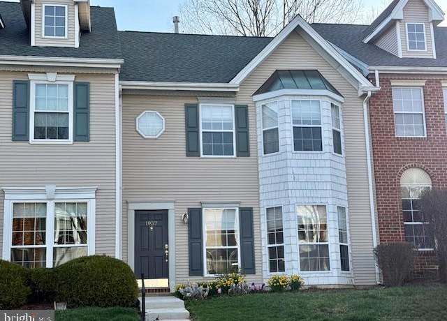 Property at 1957 Delancey St, Hellertown, PA 18055, 3 beds, 2.5 baths