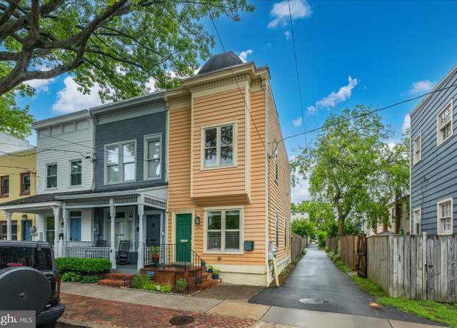 Property at 303 N West St, Alexandria, VA 22314, 2 beds, 2.5 baths