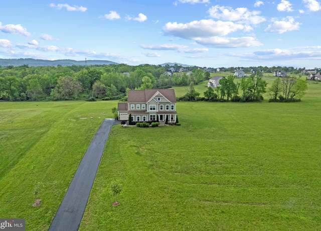 Property at 14879 Falconaire Pl, Leesburg, VA 20176, 4 beds, 4.5 baths