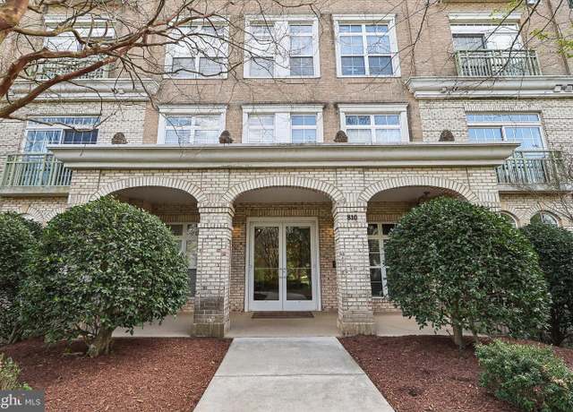 Property at 810 Belmont Bay Dr #102, Woodbridge, VA 22191, 2 beds, 2.5 baths