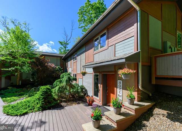 Property at 2804 Jackson Dr, Haymarket, VA 20169, 3 beds, 3 baths