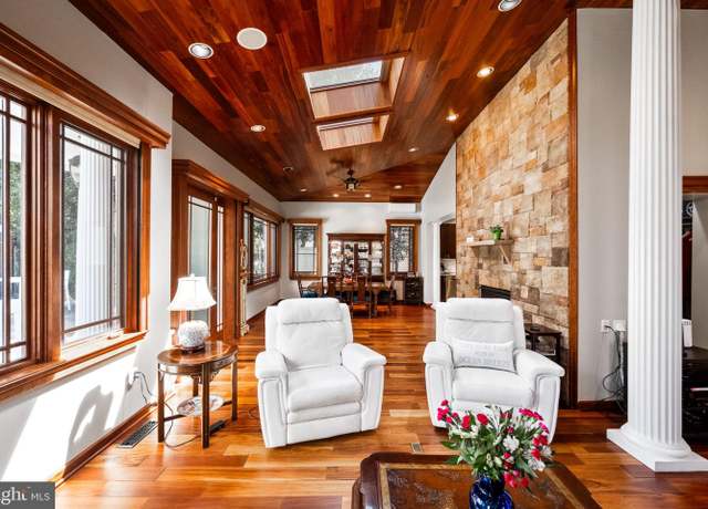 Property at 3951 Massachusetts Ave NW, Washington, DC 20016, 5 beds, 5 baths