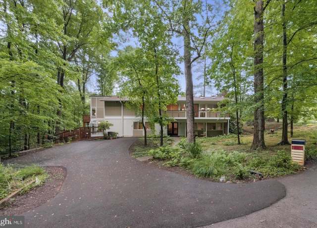 Property at 8 Park Overlook Ct, Bethesda, MD 20817, 6 beds, 4 baths