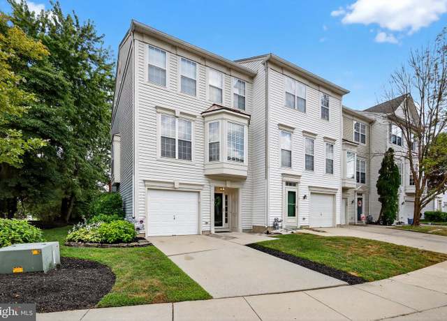 Property at 1 Firethorn Ln, Delran, NJ 08075, 3 beds, 3.5 baths