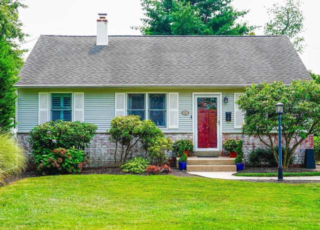 Property at 460 Kalmia St, Warminster, PA 18974, 3 beds, 2 baths