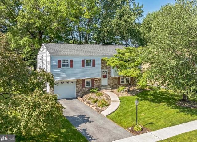 Property at 1210 Gross Dr, Mechanicsburg, PA 17050, 4 beds, 2.5 baths