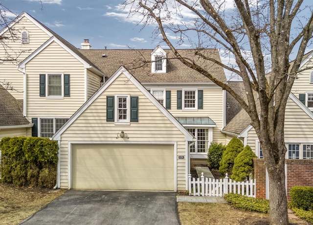 Property at 126 Carters Grove Ln, Malvern, PA 19355, 3 beds, 2.5 baths