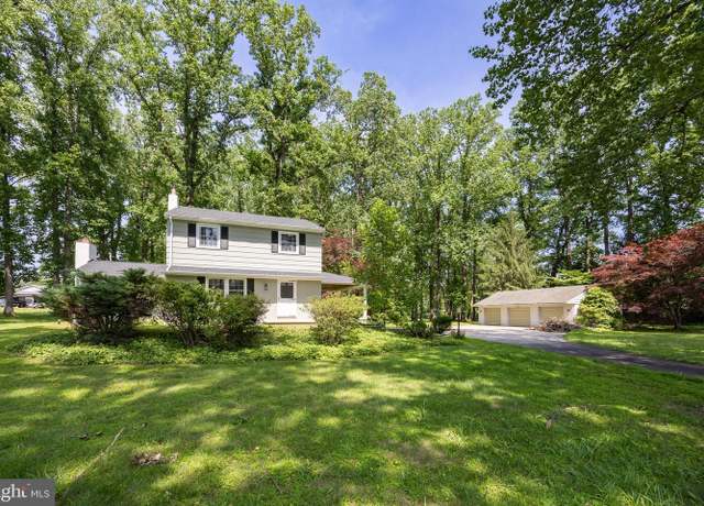 Property at 1061 Forest Ln, Glen Mills, PA 19342, 3 beds, 1.5 baths