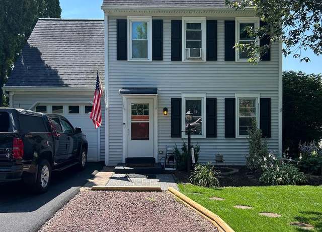 Property at 1558 Millport Rd, Lancaster, PA 17602, 3 beds, 1.5 baths