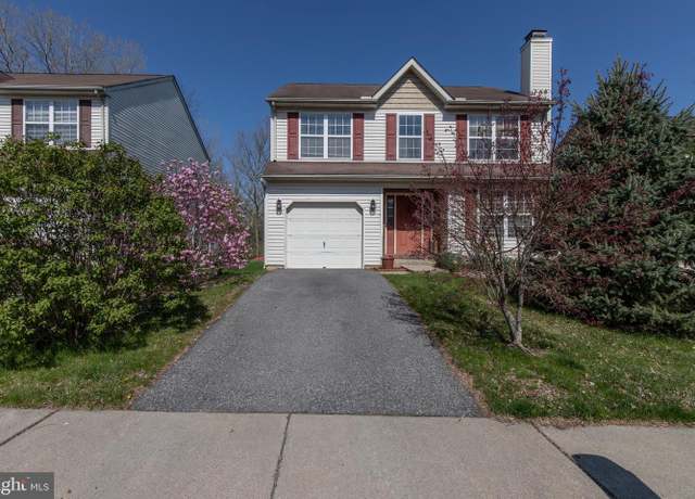 Property at 411 Highlands Blvd, Easton, PA 18042, 3 beds, 2.5 baths