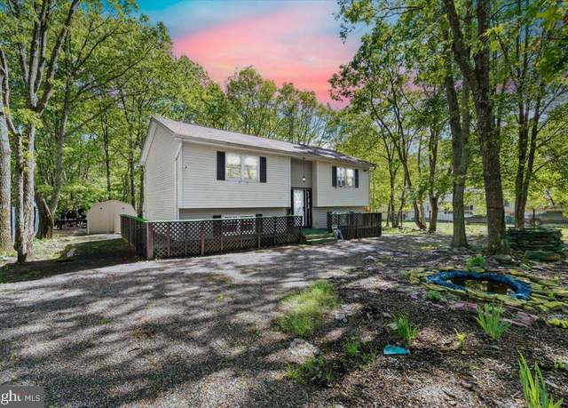 Property at 1121 Steele Cir, Bushkill, PA 18324, 4 beds, 3 baths