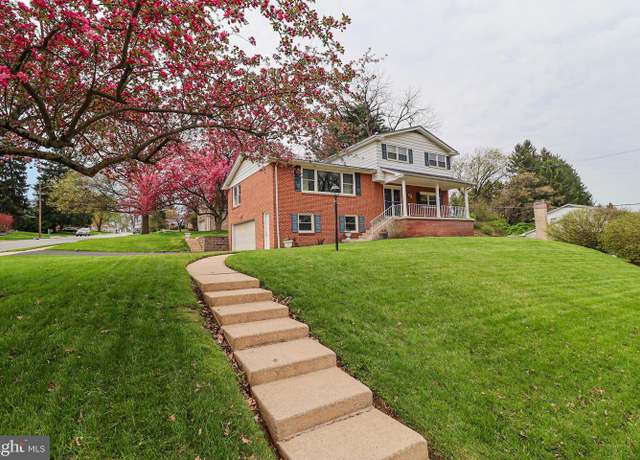 Property at 680 Cortleigh Dr, York, PA 17402, 4 beds, 2.5 baths